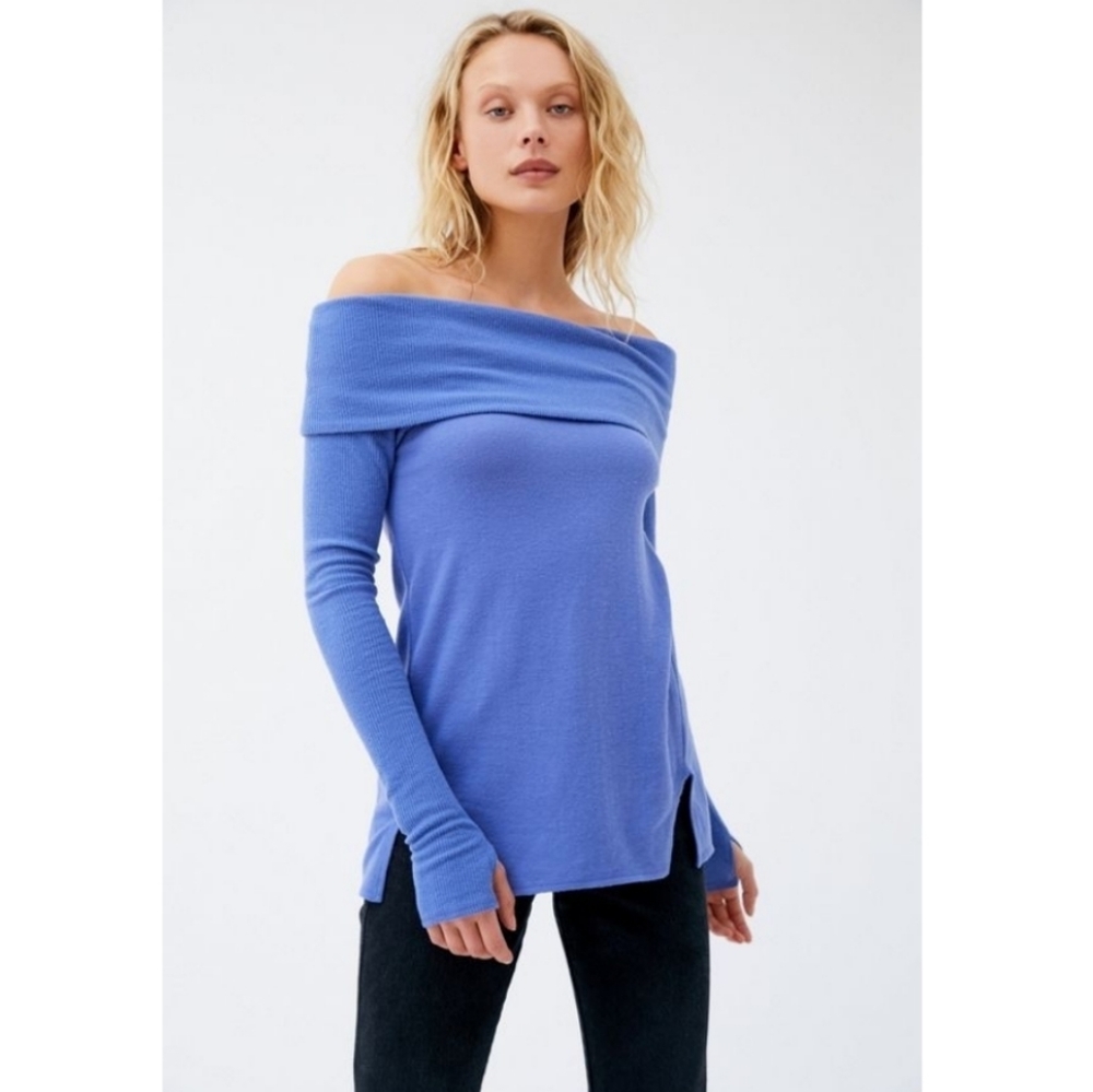 UO Off-the-Shoulder Top